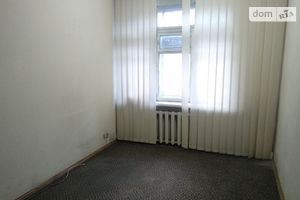 Продается офис 43 кв. м в нежилом помещении в жилом доме