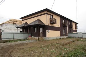 Продається будинок 2 поверховий 90 кв. м з каміном