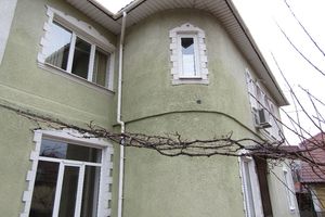 Здається в оренду торгово-офісний центр 190 кв.м