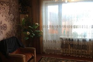 Продается 4-комнатная квартира 80 кв. м в Хмельницком