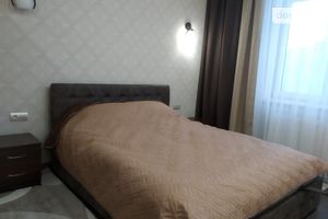 Сдается в аренду 1-комнатная квартира 40 кв. м в Днепре