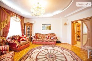 Продається 4-кімнатна квартира 90 кв. м у Одесі