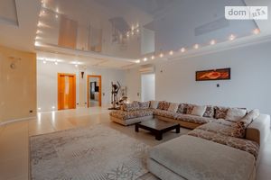 Сдается в аренду 4-комнатная квартира 190 кв. м в Киеве
