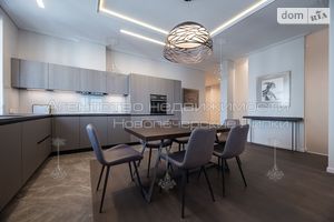 Продается 3-комнатная квартира 113 кв. м в Киеве