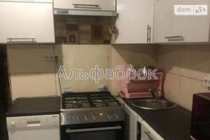 Продается 3-комнатная квартира 60 кв. м в Вышгороде