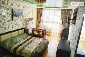 Продається 2-кімнатна квартира 76.1 кв. м у Рівному