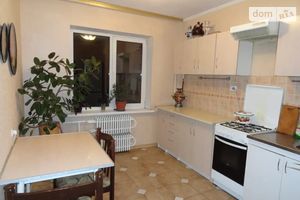 Продается 3-комнатная квартира 67 кв. м в Днепре