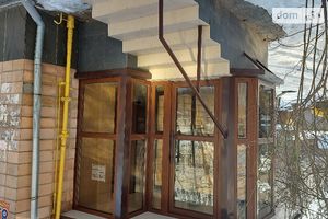 Здається в оренду офіс 40 кв. м в нежитловому приміщені в житловому будинку