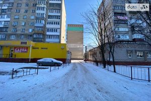 Продається приміщення вільного призначення 262.5 кв. м в 9-поверховій будівлі