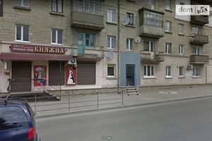 Продається офіс 43 кв. м в нежитловому приміщені в житловому будинку