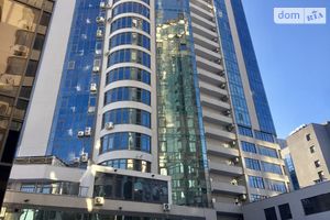 Продається 4-кімнатна квартира 133.4 кв. м у Одесі