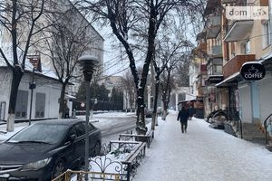 Продається нежитлове приміщення в житловому будинку 44 кв. м в 5-поверховій будівлі