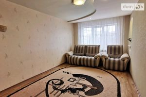 Продається 3-кімнатна квартира 63 кв. м у Рівному