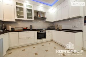Продается 2-комнатная квартира 60.7 кв. м в Ужгороде