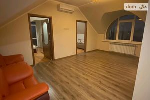 Продается 3-комнатная квартира 86 кв. м в Мукачеве
