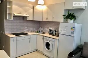 Сдается в аренду 1-комнатная квартира 30 кв. м в Киеве