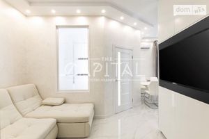 Продается 1-комнатная квартира 55 кв. м в Киеве