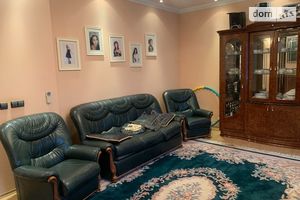 Продается 4-комнатная квартира 133.4 кв. м в Днепре