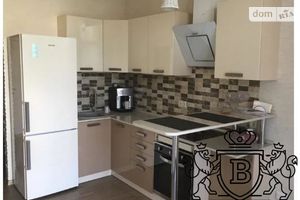 Сдается в аренду 1-комнатная квартира 42 кв. м в Киеве