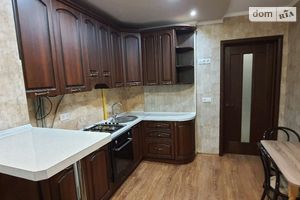 Сдается в аренду 2-комнатная квартира 65 кв. м в Черновцах