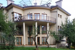 Сдается в аренду часть дома 250 кв. м с верандой