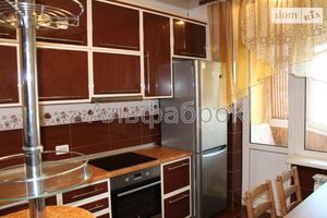 Сдается в аренду 1-комнатная квартира 50 кв. м в Киеве