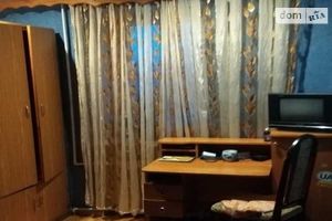 Продается 3-комнатная квартира 69 кв. м в Полтаве