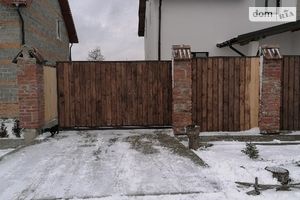 Продається частина будинку 109 кв. м з бесідкою