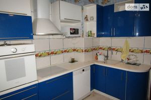 Продається 3-кімнатна квартира 72 кв. м у Одесі