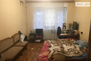Продається 2-кімнатна квартира 42 кв. м у Полтаві