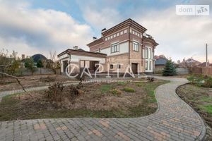 Продается дом на 3 этажа 460 кв. м с баней/сауной