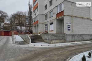 Продається об'єкт сфери послуг 61.6 кв. м в 10-поверховій будівлі