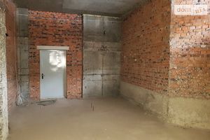 Продається приміщення вільного призначення 76 кв. м в 7-поверховій будівлі