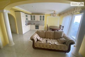 Продается 2-комнатная квартира 94 кв. м в Днепре