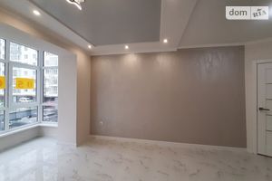 Продается 2-комнатная квартира 67 кв. м в Ивано-Франковске