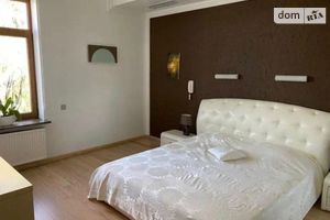 Продається 4-кімнатна квартира 136 кв. м у Дніпрі