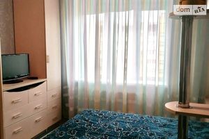 Продается 1-комнатная квартира 46 кв. м в Чернигове