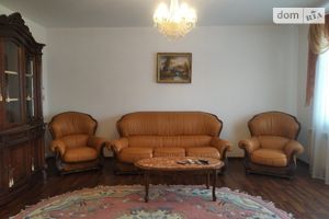 Здається в оренду 2-кімнатна квартира 75 кв. м у Ужгороді