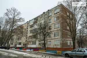 Продается 2-комнатная квартира 46 кв. м в Чернигове