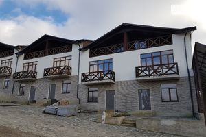 Продається будинок 3 поверховий 160 кв. м з меблями