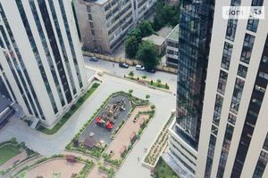 Продается 2-комнатная квартира 68 кв. м в Днепре