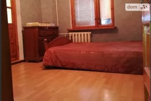 Продається 3-кімнатна квартира 69.6 кв. м у Рівному
