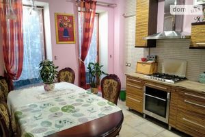 Продается 3-комнатная квартира 154 кв. м в Харькове