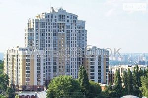 Здається в оренду окремий гараж універсальний на 26 кв. м
