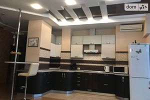 Продается 3-комнатная квартира 123 кв. м в Кривом Роге