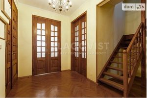 Продается 5-комнатная квартира 150 кв. м в Киеве