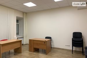 Здається в оренду офіс 27 кв. м в торгово-офісному центрі