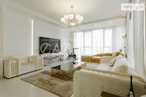 Продается 5-комнатная квартира 193 кв. м в Киеве