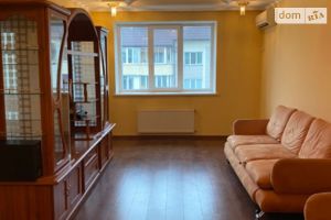 Продається 3-кімнатна квартира 80.5 кв. м у Рівному