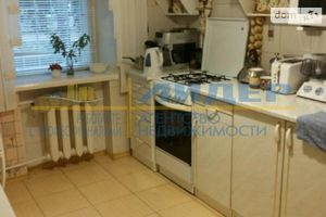 Продается 5-комнатная квартира 100 кв. м в Одессе